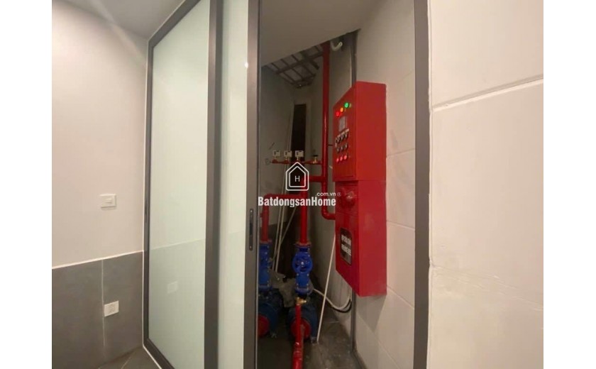 Bán nhà Lạc Long Quân lô góc oto thang máy gần phố 81m 7tầng 25,3 tỷ