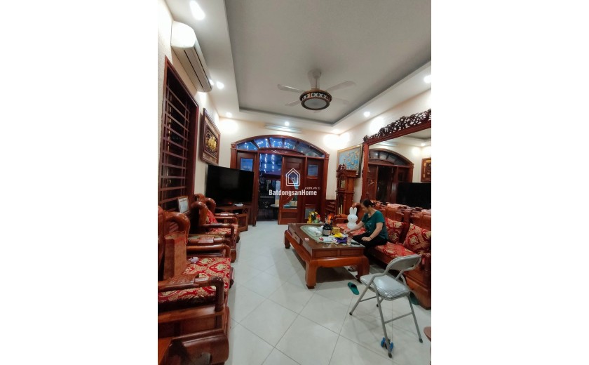 Bán biệt thự Trịnh Công Sơn otô đỗ cổng gần phố đi bộ 114m 24,3 tỷ