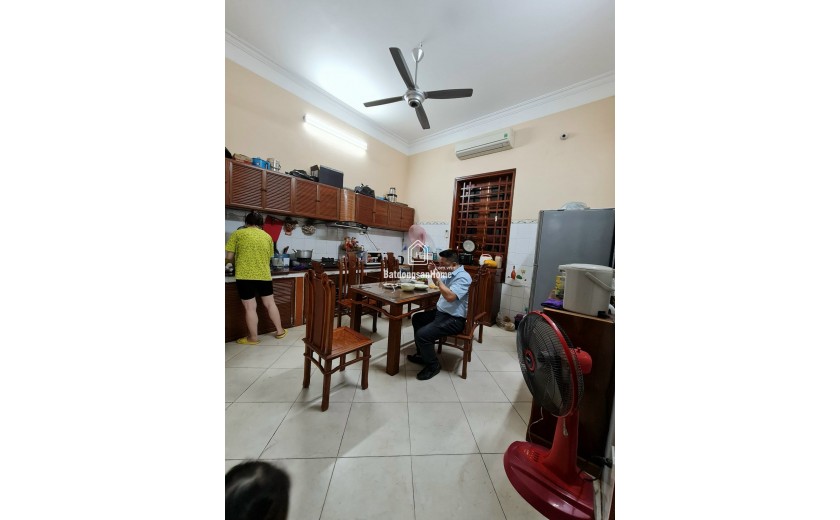 Bán biệt thự Trịnh Công Sơn otô đỗ cổng gần phố đi bộ 114m 24,3 tỷ