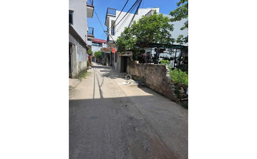 Bán gấp lô đất giá mềm tại Sài Sơn - Quốc Oai 75m², Ô tô đỗ cửa - Giá chỉ 5x tr/m²