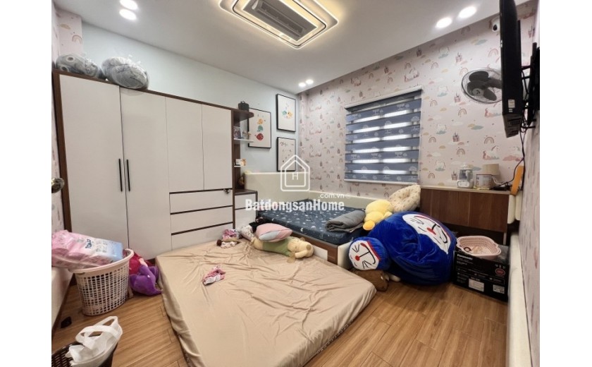 Bán nhà trong ngõ Đặng Văn Bi, Thủ Đức. DT 71m2, 3 tầng, 3PN. Sổ hồng, giá 6.9 tỷ. LH: 0933125879