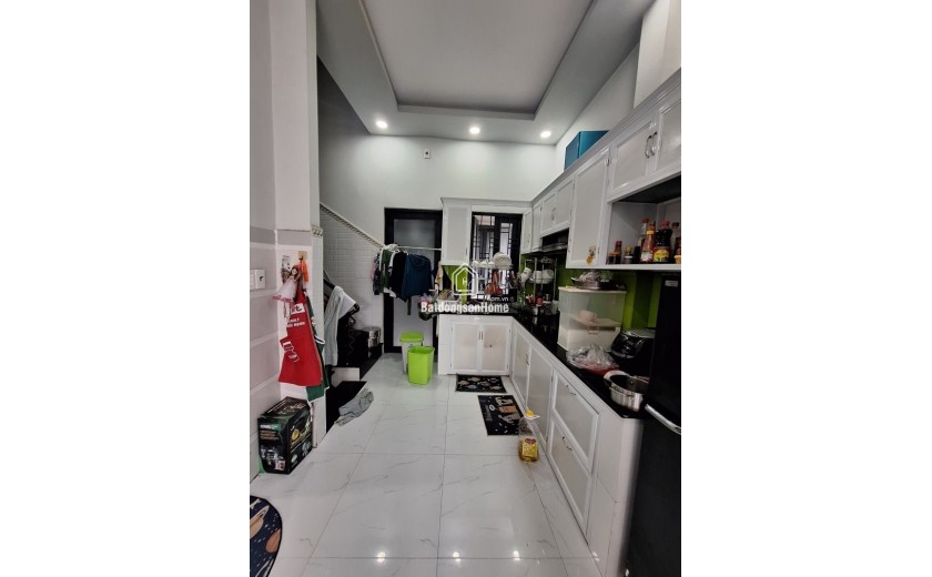 Bán nhà  Phước Long B, DT 80m2, 4 tầng, 9PN, 9WC, Q.9, 7.25  tỷ, sổ hồng