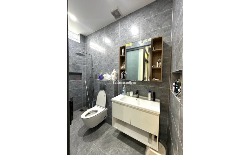 Bán nhà Thủ Đức, đường Số 8, Trường Thọ. DT 105m2, 2 tầng, 3PN. Sổ hồng, giá 7.85  tỷ. LH: 0933125879