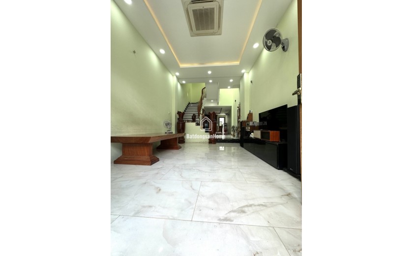 Bán nhà Hiệp Bình Chánh, DT 92 m2, 3 tầng, sổ hồng. Giá 7,75 tỷ