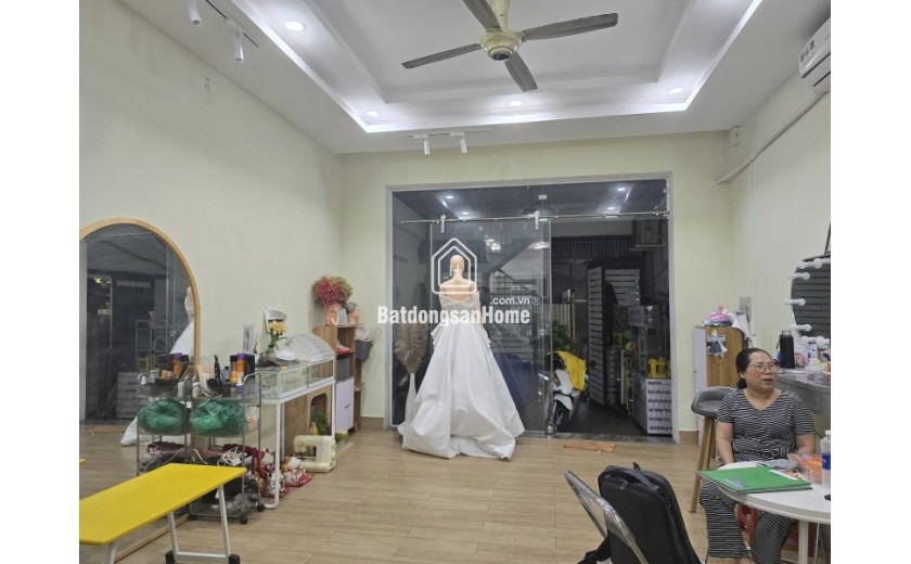 Bán nhà mặt phố Bình Chiểu, Thủ Đức, nhà 4 tầng, DT 332m², sổ hồng. Giá 15.35  tỷ