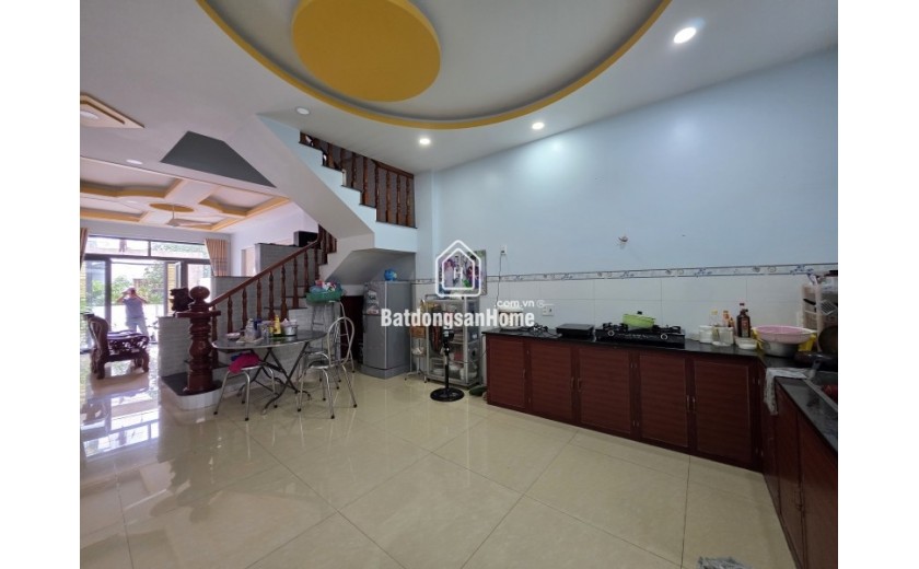 Bán nhà mặt phố Q.2, 78m², 4 tầng, 8.15  tỷ, sổ hồng