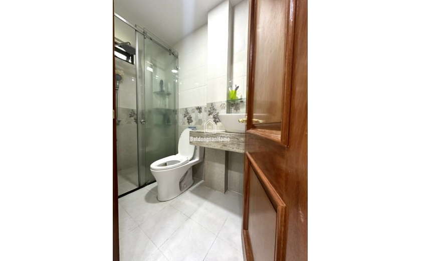 Bán nhà Hiệp Bình Chánh, DT 92 m2, 3 tầng, sổ hồng. Giá 7,75 tỷ