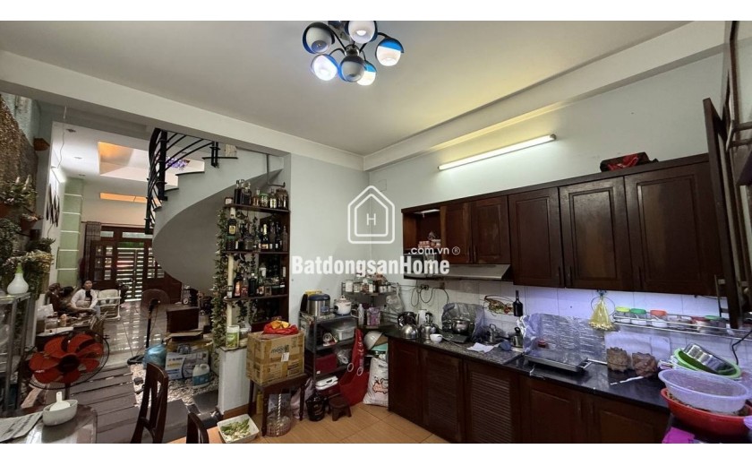 Bán nhà mặt phố 95m² - MTKD Võ Công Tồn, Q. Tân Phú - 7PN - 12,8 tỷ