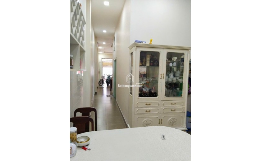 Bán nhà 94m2 - Mặt Tiền Đường Nguyễn Văn Tố, Quận Tân Phú