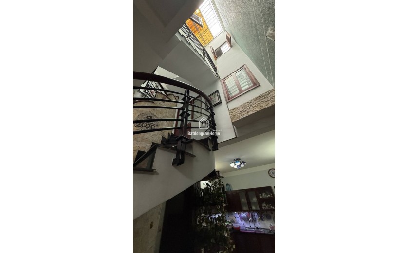 Bán nhà mặt phố 95m² - MTKD Võ Công Tồn, Q. Tân Phú - 7PN - 12,8 tỷ