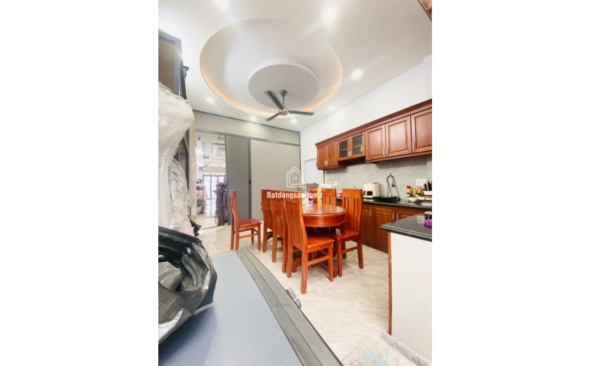 Bán nhà mặt phố 91m² - MTKD Đường Vườn Lài, Q. Tân Phú - 3PN - 14,4 tỷ