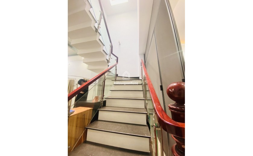Bán nhà mặt phố 91m² - MTKD Đường Vườn Lài, Q. Tân Phú - 3PN - 14,4 tỷ