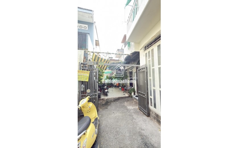 Bán nhà 2 mặt hẻm, xe hơi vào tận cửa, đường Lê Quang Định, Phường 11, Bình Thạnh