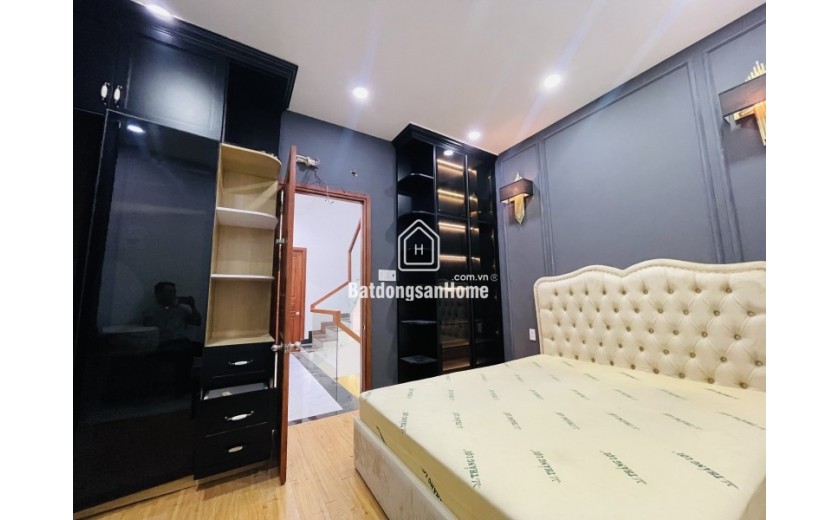 Bán nhà Phường Linh Đông, DT 55 m2, 4 tầng, sổ hồng. Giá chỉ  6.59  tỷ