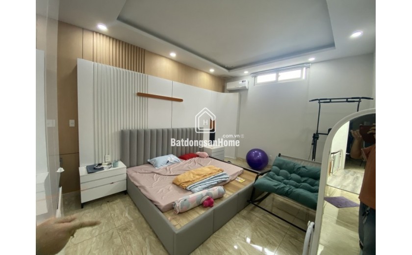 Bán nhà 3 tầng, 4PN, 5WC, 68m², 8.15  tỷ, Q.9, sổ hồng