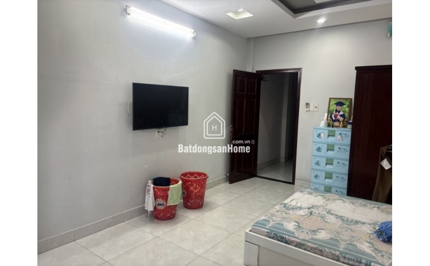 Bán nhà 4 tầng, 4PN, Linh Trung, Thủ Đức. DT 64m2, SH, giá 7.55  tỷ. LH: 0933125879