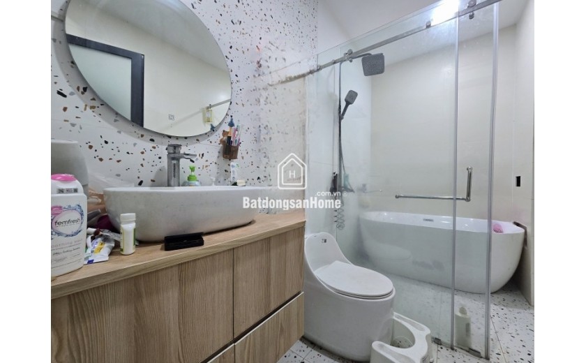 Bán nhà mặt phố Bình Chiểu, Thủ Đức, nhà 4 tầng, DT 332m², sổ hồng. Giá 15.35  tỷ