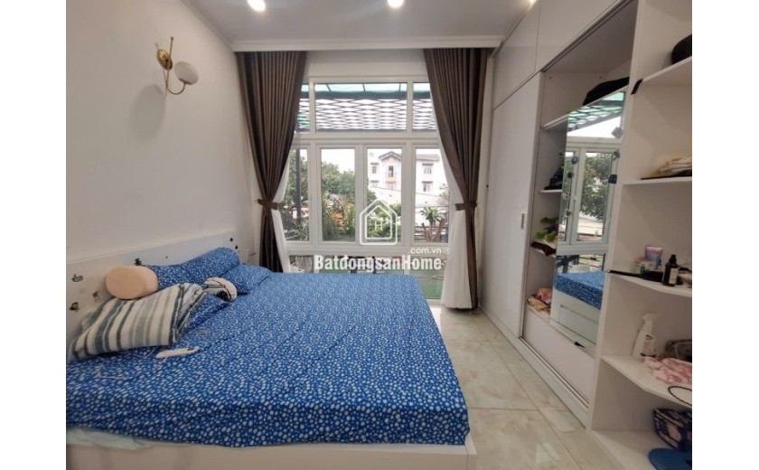 Bán nhà 90m², 3 tầng, DT 90 m2, 4PN, 5WC, Q.9, Giá 9,05  tỷ, sổ hồng