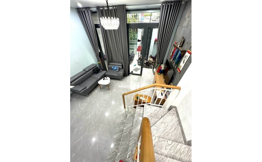 Bán nhà Thủ Đức, đường Số 8, Trường Thọ. DT 105m2, 2 tầng, 3PN. Sổ hồng, giá 7.85  tỷ. LH: 0933125879