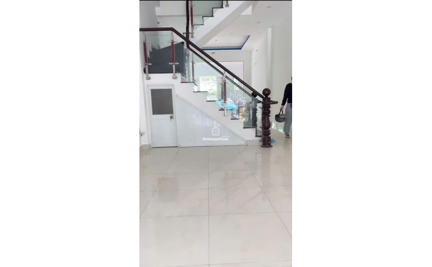 CHO THUÊ NHÀ 2  MẶT TIỀN - PHAN VĂN TRỊ- GÒ VẤP - DT 320 M2 - GIÁ 40 TR/THÁNG.