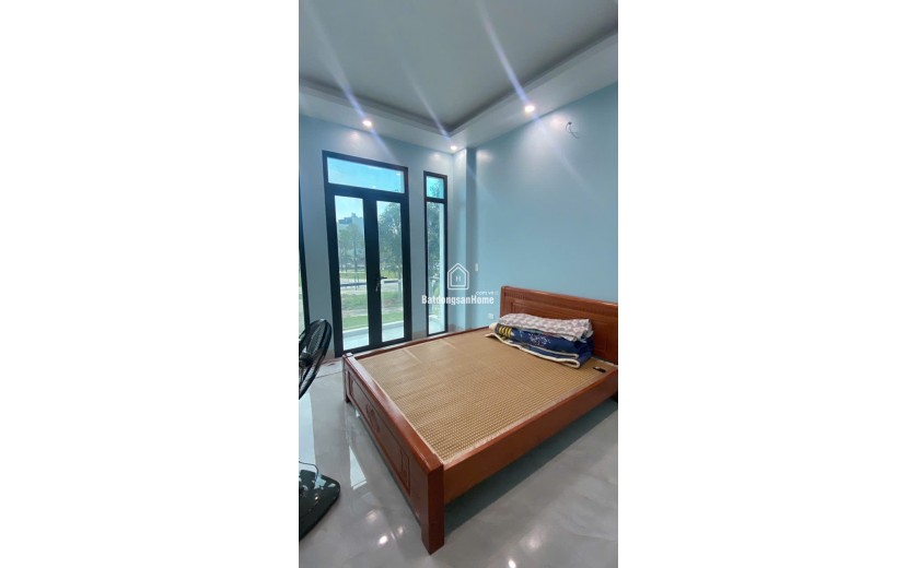 bán nhà 4 tầng mới xây trong KĐT 379 Thái Bình
