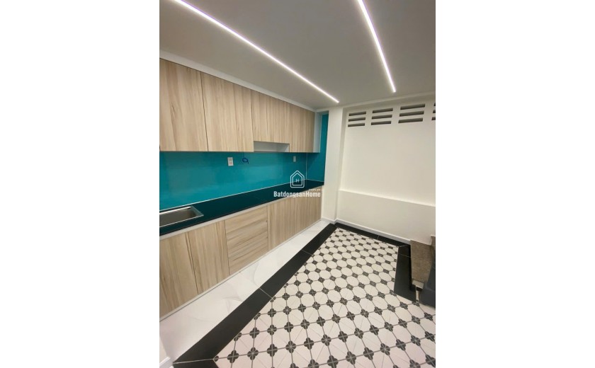 Bán nhà 4 tầng hẻm xe hơi ngay Lê Quang Định DT 42m2 Giá nhỉnh 7 tỷ