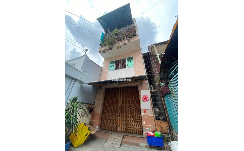 NHÀ LẠC LONG QUÂN P9 TB, SÂN RỘNG, SÁT HXH LỚN, 48M²  4PN, 3 TẦNG ĐÚC!