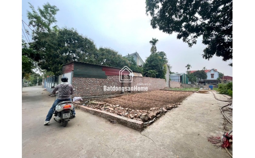 Nhỉnh 1 tỷ, sở hữu 40m Phúc Thọ, gần hồ điều hòa, dân cư đông đúc. Sẵn sổ giao dịch