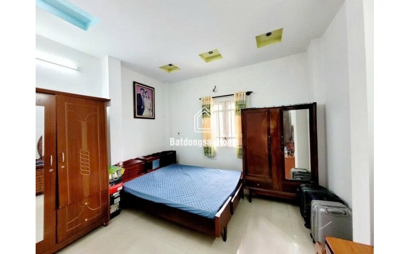 Bán nhà  Phước Long B, DT 80m2, 4 tầng, 9PN, 9WC, Q.9, 7.25  tỷ, sổ hồng