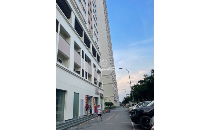 Bán Shophouse 4 tầng giá 8 tỷ  cạnh Trung Tâm triển lãm Vin Cổ Loa O931711838