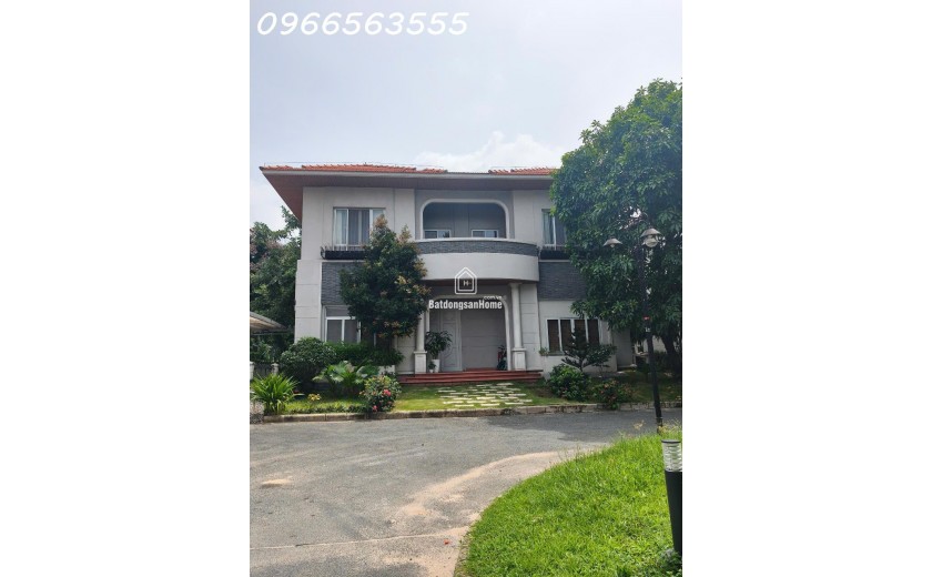 Cần bán biệt thự đơn lập - Phú gia , Phú Mỹ Hưng - Hướng Nam 367M2 - 280tr/m2