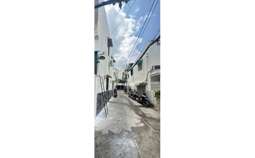 HẺM XE HƠI 1 TRỤC 3 TẦNG 4x10M  QUANG TRUNG P8 GÒ VẤP CHỈ 3TỶ XX