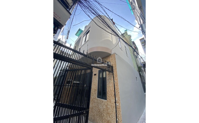 NHÀ 2 TẦNG, HẺM ĐẸP CMT8, 35M2 3PN FULL NỘI THẤT, GẦN HỒ BƠI CỘNG HOÀ!