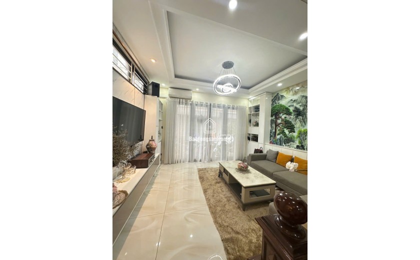 Nhà Lô Góc – Ô Tô Đỗ Cửa – Ngọc Thụy, Long Biên – 50m² – Giá chỉ hơn 13 TỶ