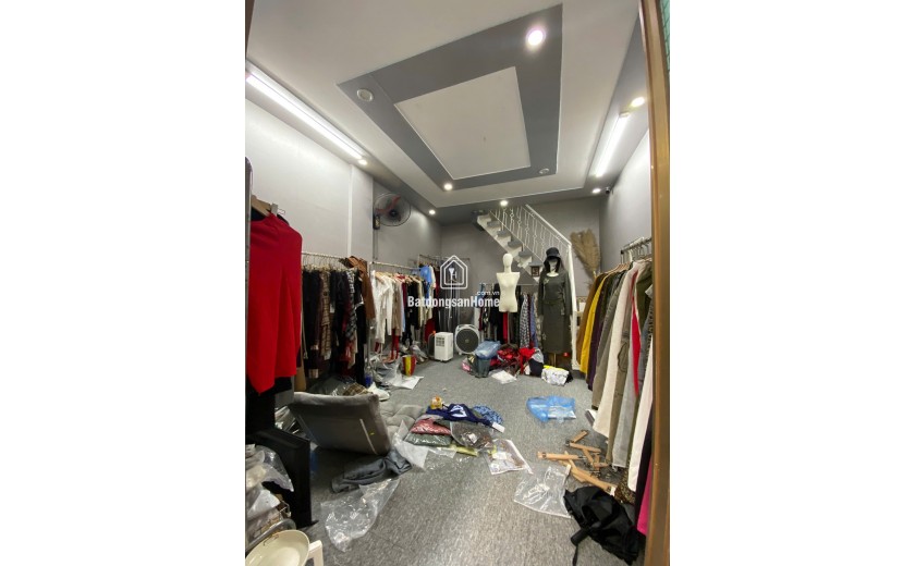 NHÀ ĐỘC LẬP 2 TẦNG TRUNG TÂM THÀNH PHỐ BUÔN BÁN KINH DOANH TỐT.