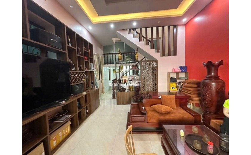 BÁN NHÀ 5 TẦNG – GẦN PHỐ NGUYỄN VĂN CỪ – TRUNG TÂM QUẬN LONG BIÊN – DIỆN TÍCH 55M – GIÁ CHỈ HƠN 14 TỶ