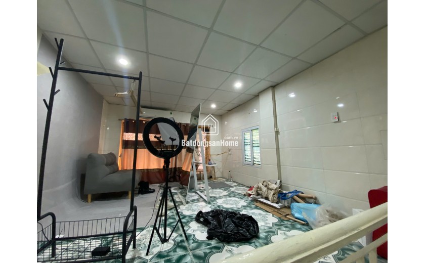 NHÀ ĐỘC LẬP 2 TẦNG TRUNG TÂM THÀNH PHỐ BUÔN BÁN KINH DOANH TỐT.