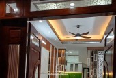 Bán nhà Ngô Gia Tự, Long Biên 5 tầng, mặt tiền 3,8m