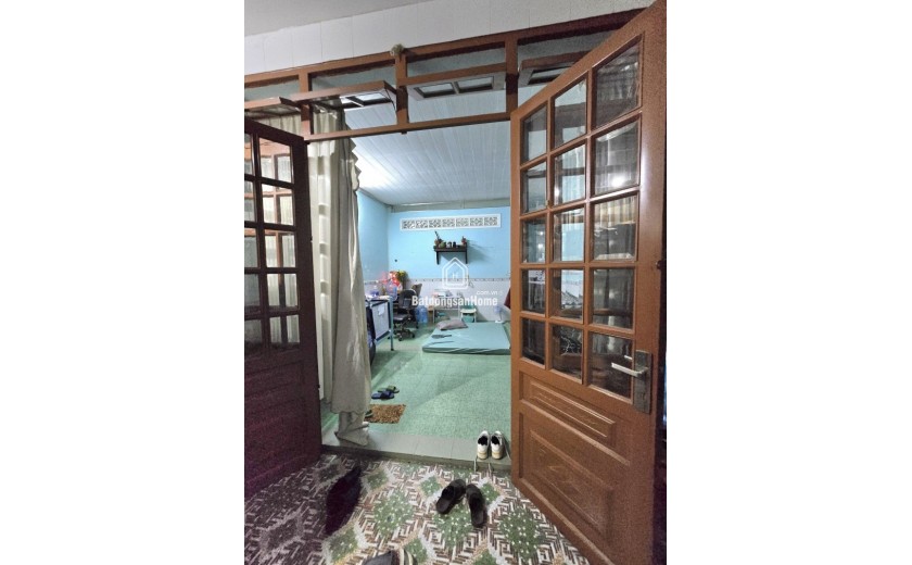 Bán nhà hẻm Đình Phong Phú, Q.9: 64m2, 1 tầng, 1PN, SH, 3.6 tỷ. LH: 0933125879