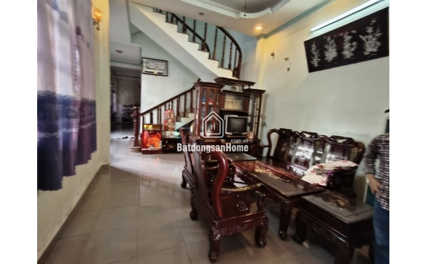 Bán nhà mặt phố Dương Đình Hội, Q.9, DT 130m2, 3 tầng, 5PN, SH, giá 15.9 tỷ.