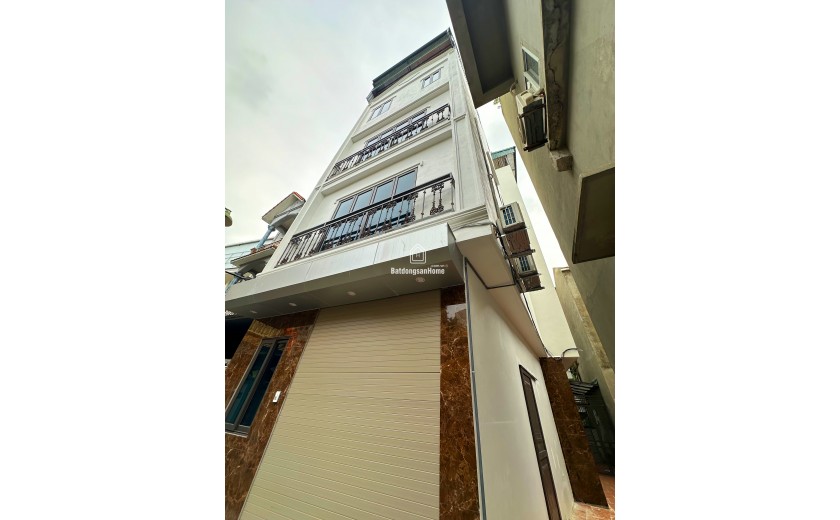 Sở hữu nhà Đa Sỹ, lô góc 5 tầng mới, gần sân bóng, bể bơi Đa Sỹ. Giá chỉ 5 tỷ