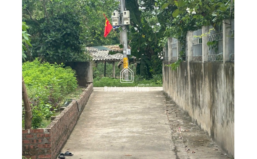 Bán lô đất tại thôn Chương Lộc - xã Chương Dương giáp đường 32m nối lên cầu Mễ Sở sắp khởi công