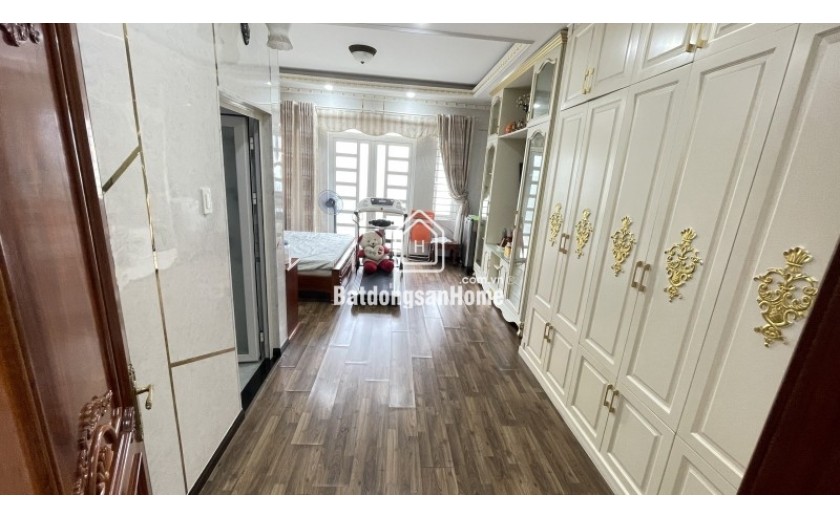 Bán nhà mặt phố 4 tầng, 100m2 đường Số 26, Tăng Nhơn Phú A, Q.9. Sổ hồng, giá 9.85  tỷ. LH: 0933125879