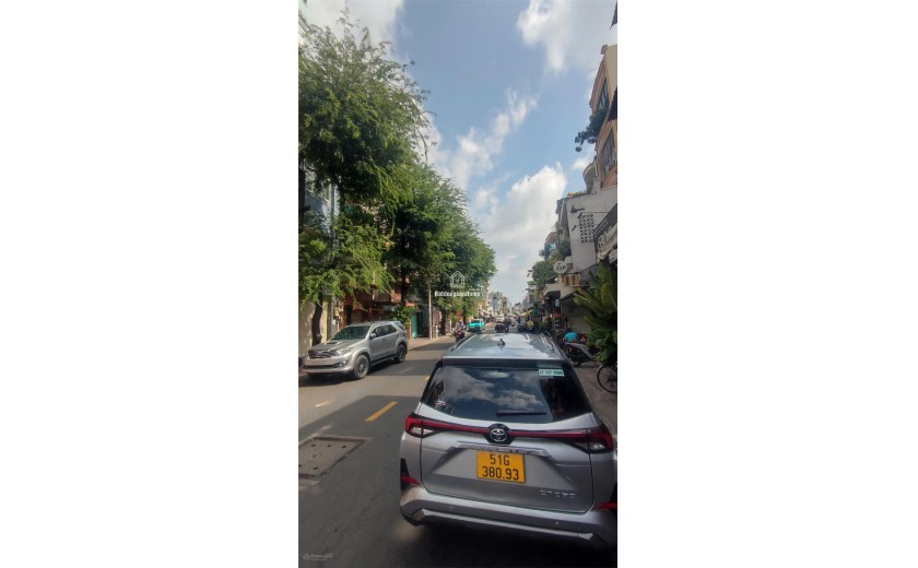 *Mặt Tiền TT Quận 10 Sát Nguyễn Tri Phương_Bà Hạt  5Tầng (4.5x15) _TT 35 Tr/Th 15Tỷ Nhỉnh