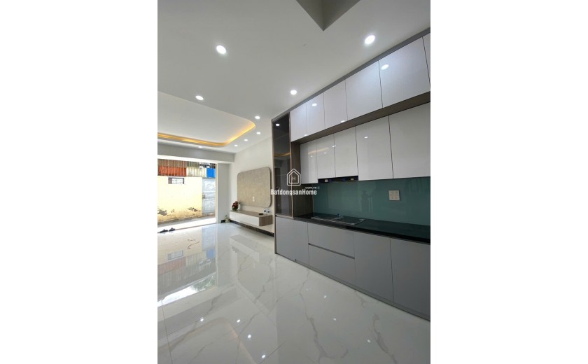 Bán nhà xây mới 5 tầng – DT 31m², MT 4m, Phúc Lợi Long biên