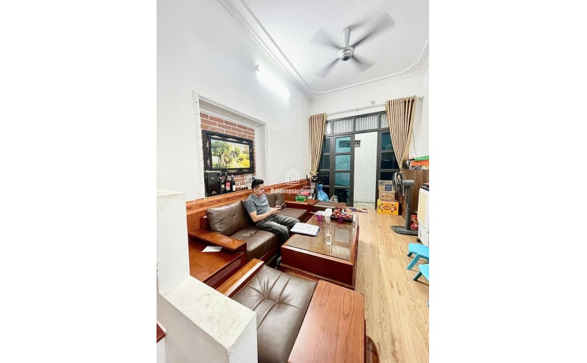 HIẾM. DƯƠNG VĂN BÉ  3 TẦNG  40M2 – NGÕ 3 GÁC, NÔNG,  20M RA Ô TÔ – GIÁ 6.2 TỶ