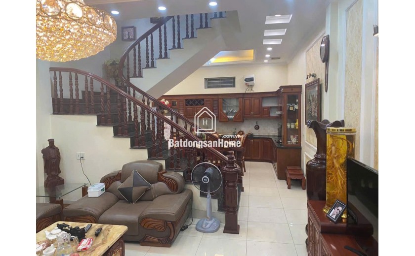 BÁN NHÀ 4 TẦNG  68M2, Ô TÔ ĐÕ CỬA NGÔ GIA TỰ, LONG BIÊN