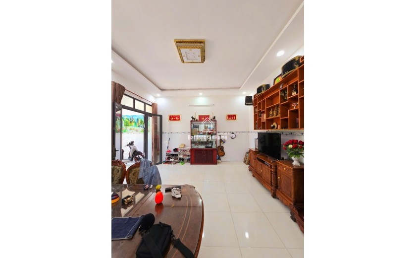 Bán nhà mặt phố Q.9, Long Phước, đường Số 10. DT 232m2, 3.35  tỷ, sổ đỏ, LH: 0933125879