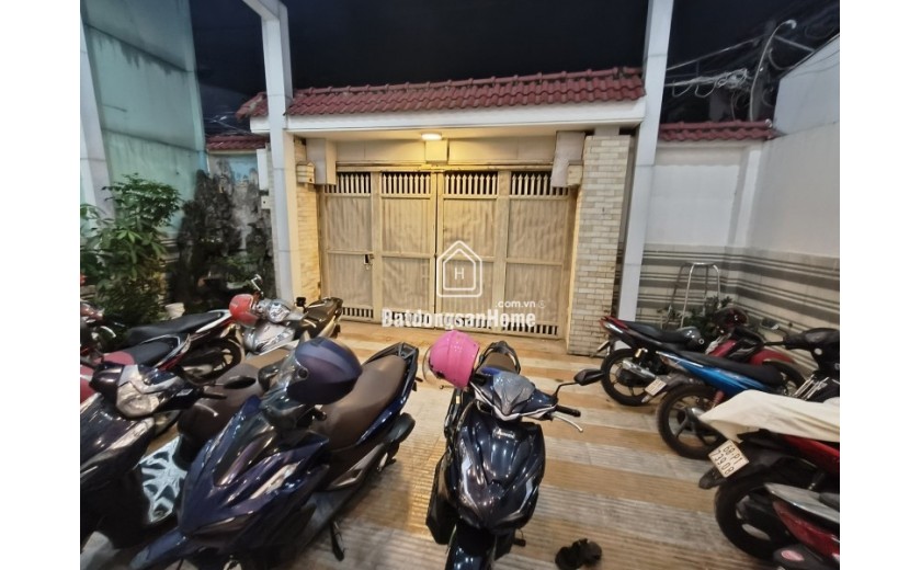 Bán nhà Trường Thọ, Thủ Đức, 139m2, 4 tầng, 7PN, SH, giá 8.75  tỷ. LH: 0933125879