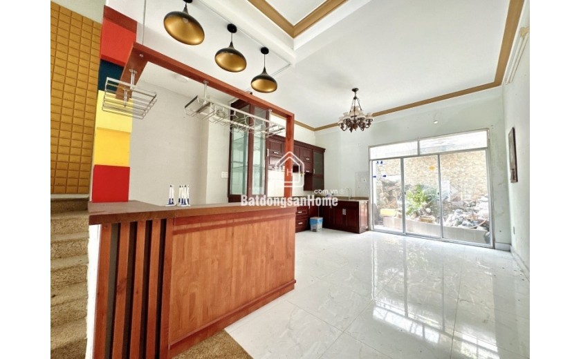 Bán nhà mặt phố 4 tầng, 90m2 đường KDC Nam Long, Phước Long B, Q.9. Sổ hồng, 5PN, giá 11.35  tỷ
